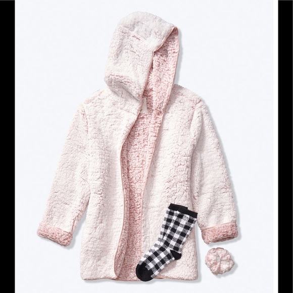 Pink Victoria’s Secret Sherpa Cardigan Gift Set NWT - Picture 2 of 8